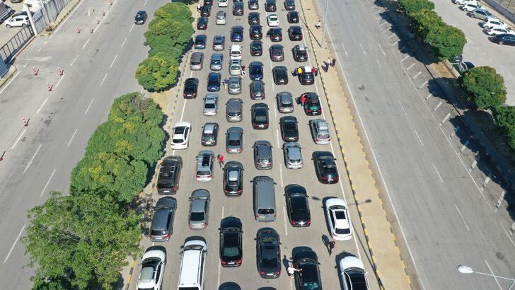 Kapıkule'de gurbetçilerin dönüş yolculuğu sürüyor G4