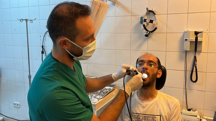 Nefes darlığı şikayetiyle başvurduğu hastanede genzinden 4,5 santimetrelik kitle çıkarıldı G1