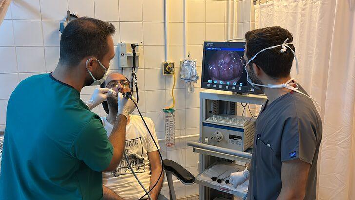 Nefes darlığı şikayetiyle başvurduğu hastanede genzinden 4,5 santimetrelik kitle çıkarıldı G3