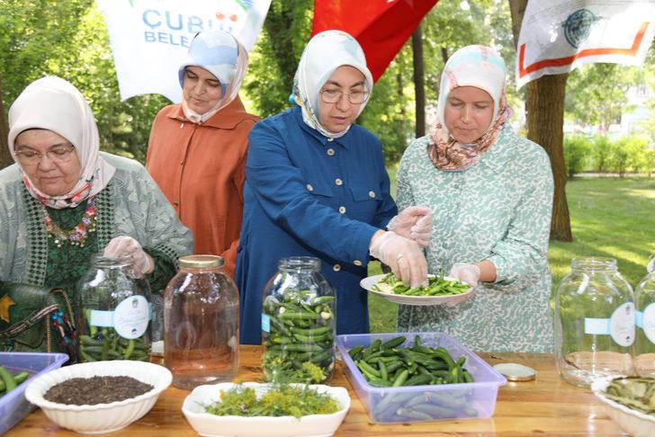 Tarım ve Orman Bakanı Kirişci’nin eşi Hanife Kirişci Çubuklu kadınlarla turşu kurdu G1