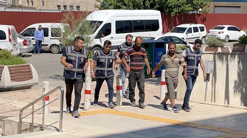 GÜNCELLEME - Elazığ'da hırsızlık yaptıkları iddiasıyla yakalanan 2 zanlı tutuklandı