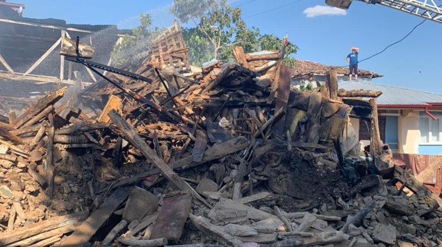 Tokat'ta ahşap evde çıkan yangında 2 kişi yaralandı