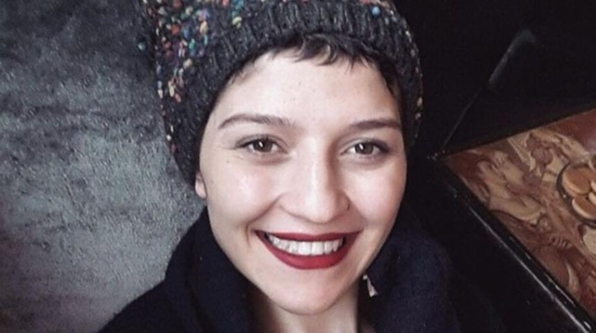 'Kırmızı Rujlu Kız' Fisun Yurdusever hayatını kaybetti