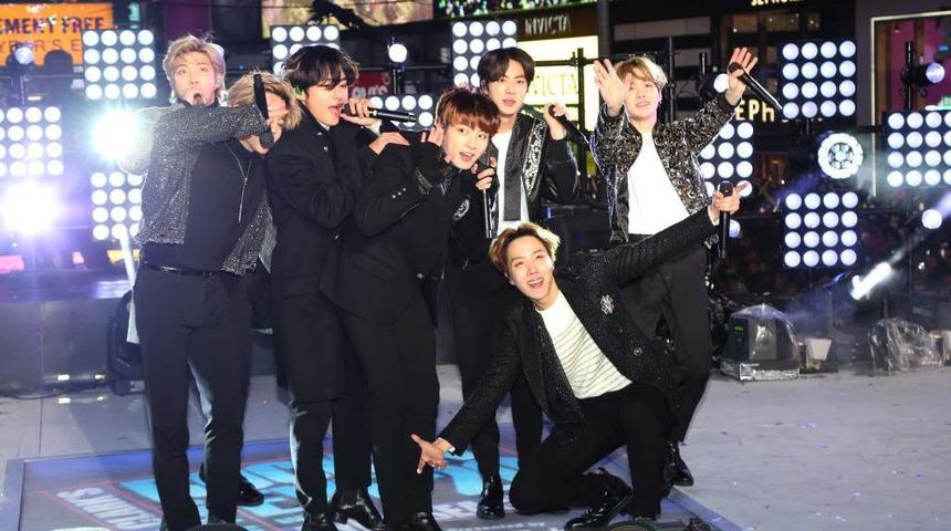 Güney Koreli K-Pop grubu BTS askerliğini yaparken de konser verebilecek