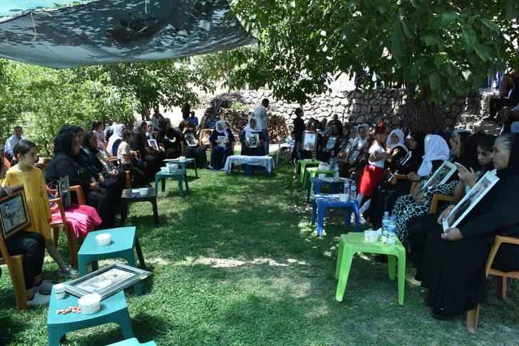 CHP Genel Başkanı Kılıçdaroğlu, Uludere'deki olayda hayatını kaybedenlerin ailelerini ziyaret etti: G1