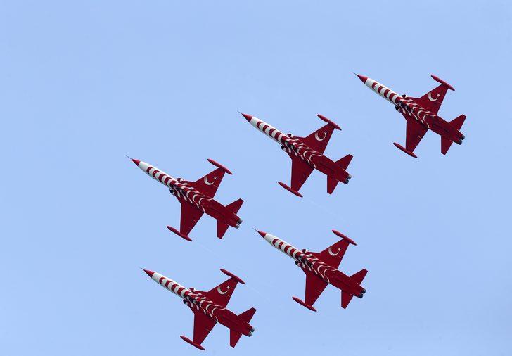 Türk Yıldızları Trabzon'da gösteri uçuşu yaptı G5