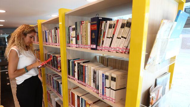 YHT Garı'nda kütüphane açıldı