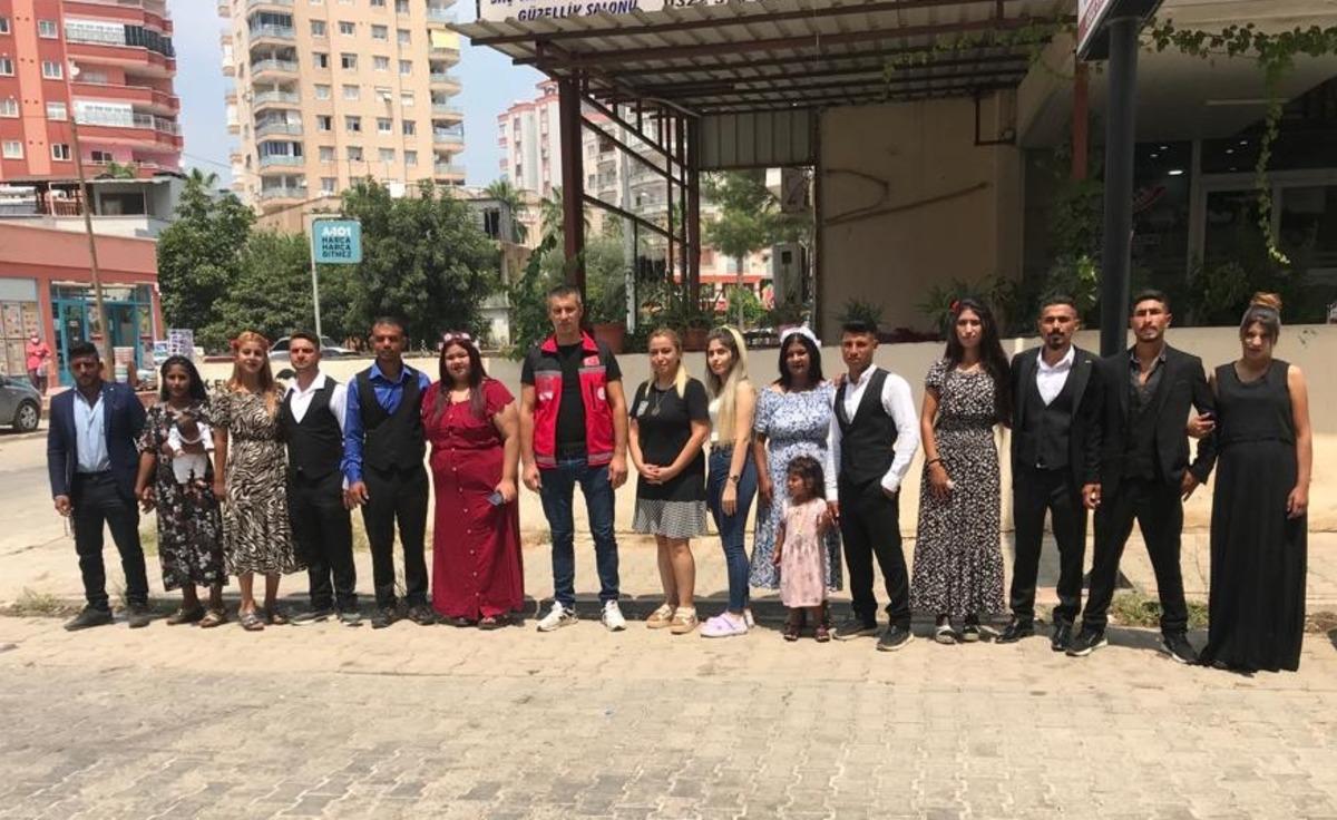 Adana'da 6 Roman &ccedil;iftin resmi nikahı yapıldı