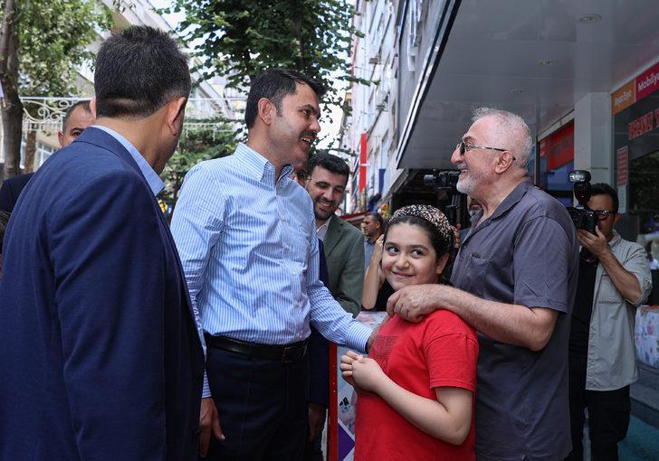 Çevre, Şehircilik ve İklim Değişikliği Bakanı Kurum, Bağcılar'da vatandaşlara hitap etti: G3