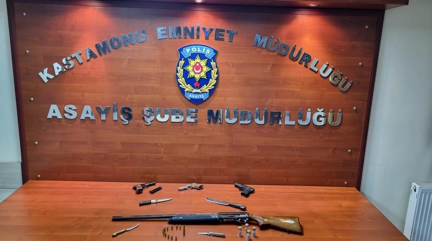 Kastamonu'da bir genci alıkoydukları iddiasıyla 11 kişi gözaltına alındı