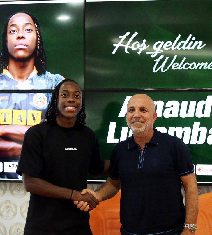 Alanyaspor, Fransız oyuncu Arnaud Lusamba'yı renklerine bağladı G2