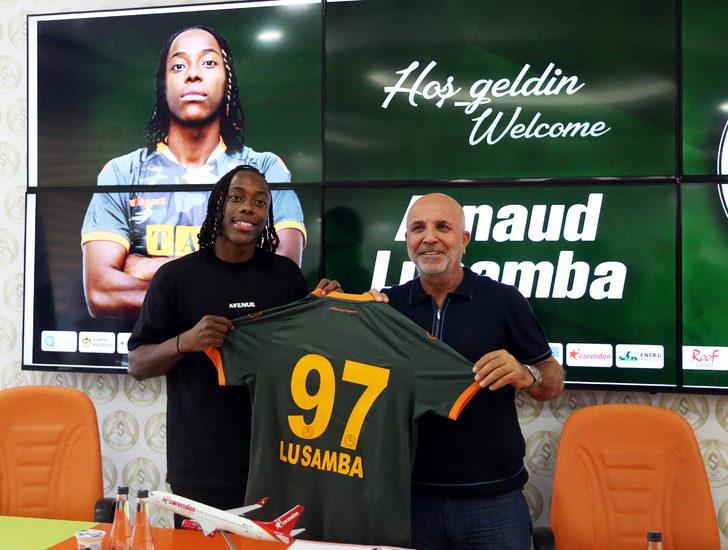 Alanyaspor, Fransız oyuncu Arnaud Lusamba'yı renklerine bağladı G3