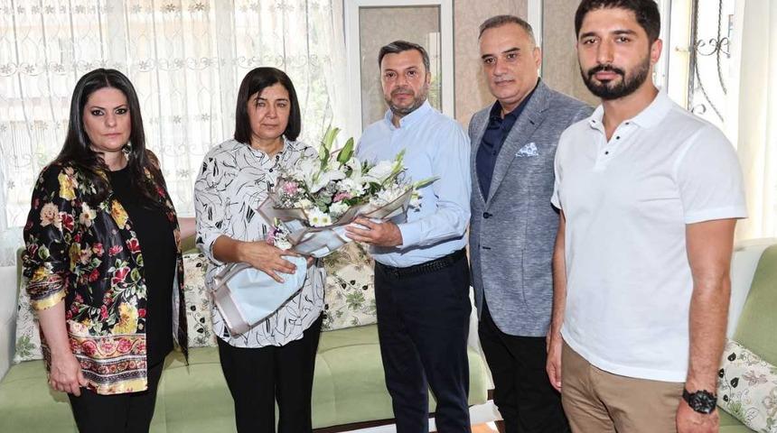 Adana'da işten çıkarılan şehit eşi, Yüreğir Belediyesince istihdam edilecek