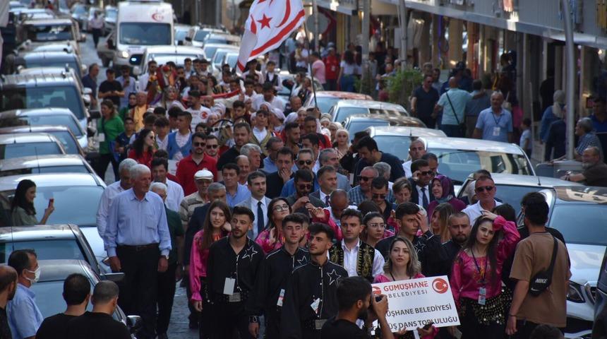 Gümüşhane'de Uluslararası Kuşburnu-Pestil Kültür ve Turizm Festivali başladı