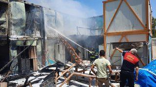 Muğla'da işçilerin konakladığı konteynerlerde çıkan yangın söndürüldü