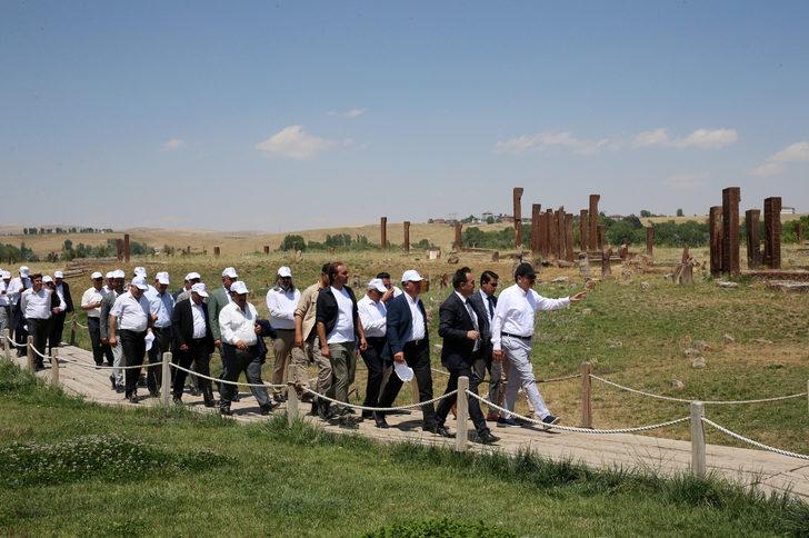 Bitlis'te "Ekonomiye Değer Katanlar Ödül Töreni" düzenlendi G1