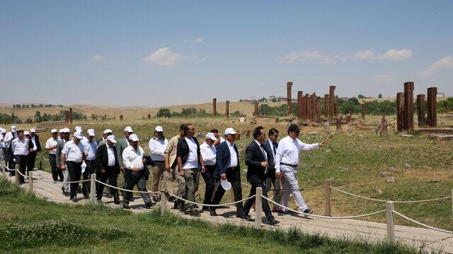 Bitlis'te Ekonomiye Değer Katanlar Ödül Töreni düzenlendi