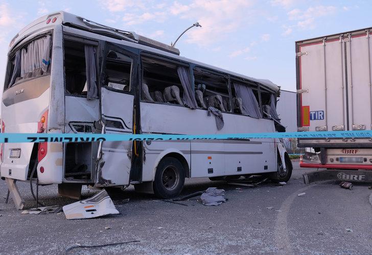 Konya'da feci kaza! Ortalık savaş alanına döndü: 1 ölü, 25 yaralı