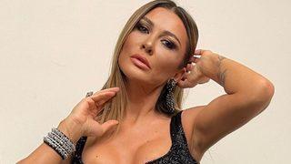 Hamdi Alkan'ın eski eşi Selen Görgüzel yırtmaçlı elbisesiyle rüzgar gibi esti! 