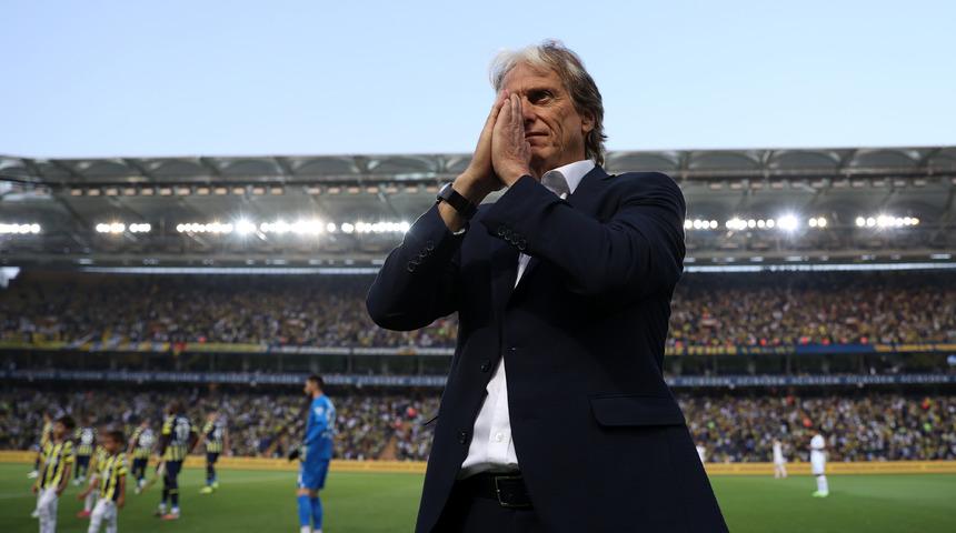 Son dakika: Fenerbahçe Teknik Direktörü Jorge Jesus, taraftara müjdeyi verdi! Santrfor transferi...