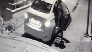 Taksiciye dehşeti yaşattı! Eve çıkıp para getireceğini söyledi, geri dönüp...