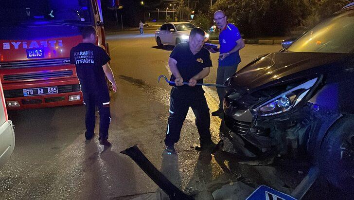 Karabük'te ciple otomobilin çarpıştığı kazada 3'ü çocuk 6 kişi yaralandı G2