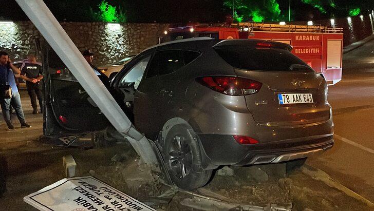 Karabük'te ciple otomobilin çarpıştığı kazada 3'ü çocuk 6 kişi yaralandı G4