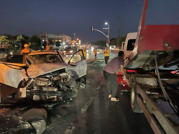 Arnavutköy'de İETT otobüsü ile iki araç çarpıştı, hamile kadın yaralandı G1