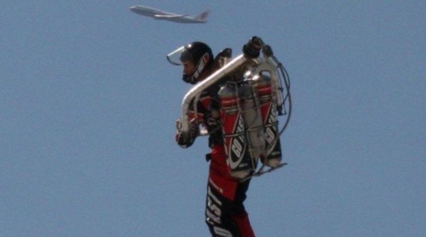 JetPack ile uçtu