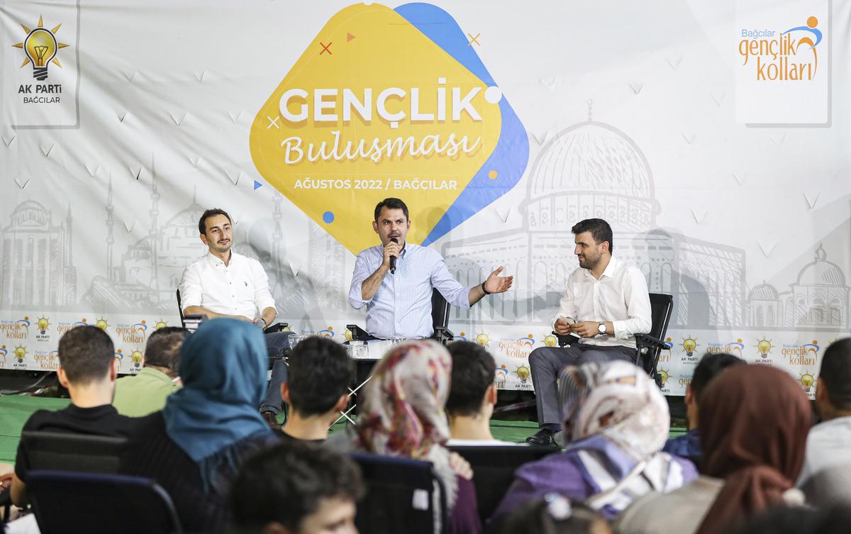 &Ccedil;evre, Şehircilik ve İklim Değişikliği Bakanı Kurum, Bağcılar'da gen&ccedil;lerle buluşmada konuştu: