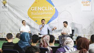 Çevre, Şehircilik ve İklim Değişikliği Bakanı Kurum, Bağcılar'da gençlerle buluşmada konuştu:
