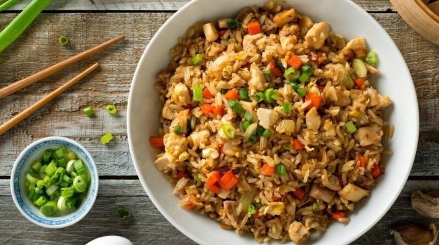 MasterChef Fride Rice (Kızarmış pilav) nasıl yapılır? Fried Rice hangi ülkenin yemeği? Fried Rice tarifi ve malzeme listesi