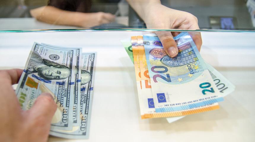 Dövizde hareketlilik! Dolar yeniden 33 TL'nin üzerini gördü! Euro tüm zamanların rekorunu kırdı (10 Temmuz dolar ne kadar oldu, euro ne kadar oldu)