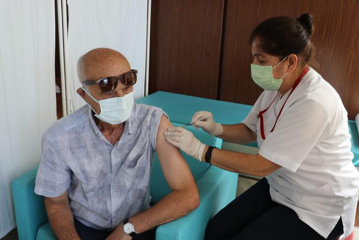 Trakya'da vatandaşlar hatırlatma dozu aşılarını oluyor G2