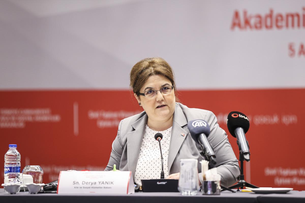 Aile ve Sosyal Hizmetler Bakanı Yanık, "2. Akademi Buluşmaları"nda konuştu: