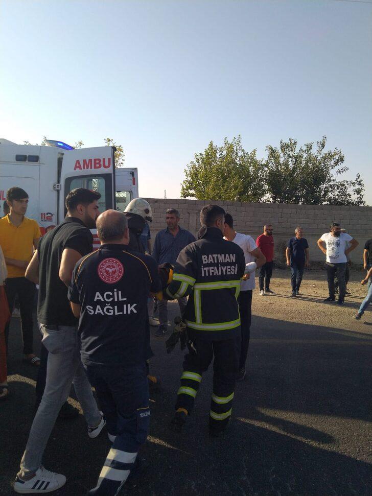 Batman'da otomobil ile çarpışan işçi servisi devrildi, 11 kişi yaralandı G1