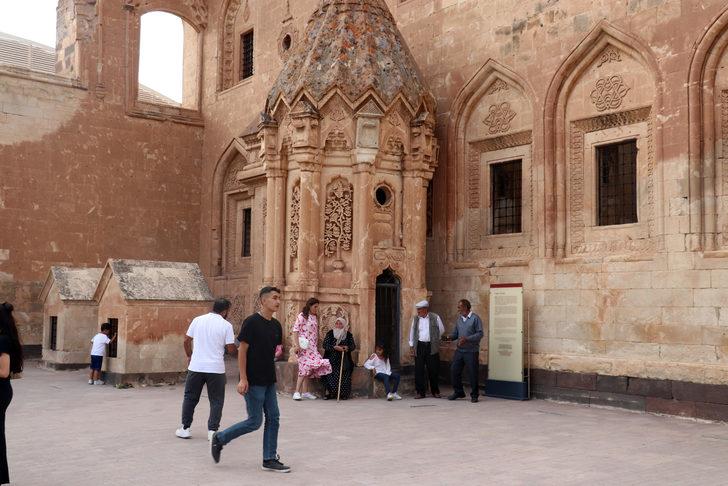 Osmanlı'nın yıllara meydan okuyan sarayı: İshak Paşa G4