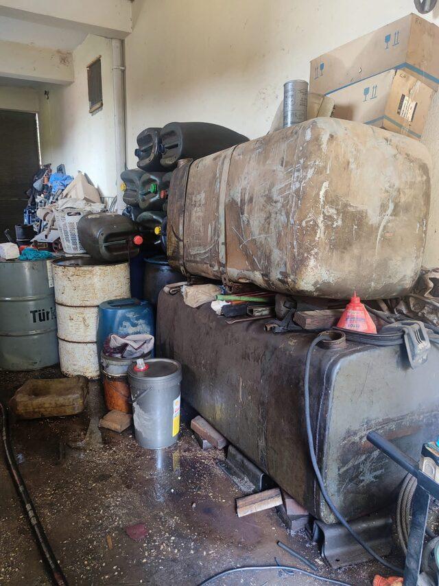 Hatay'da evin deposunda 3 bin 50 litre kaçak akaryakıt ele geçirildi