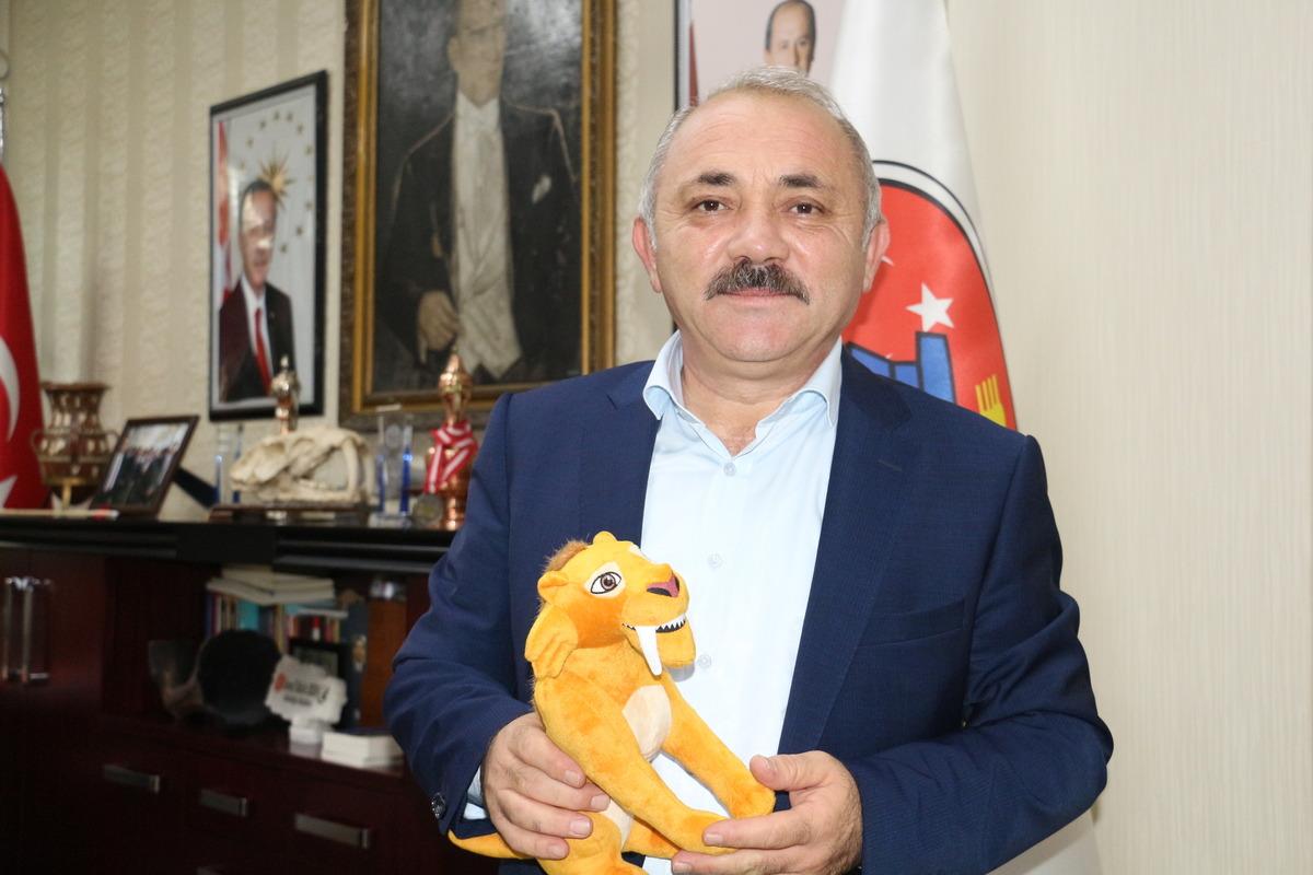 Kılı&ccedil; dişli kaplan fosili tuz festivalinin maskotu oldu