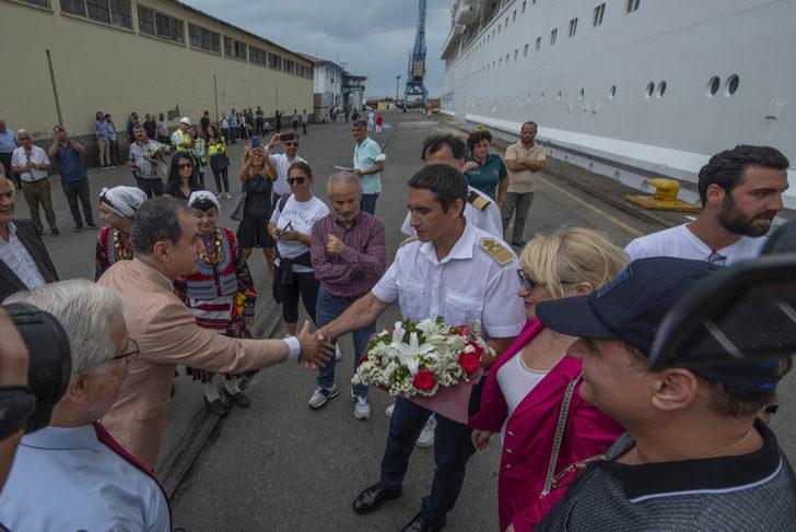 5 yılın ardından ilk kruvaziyer gemi 320 yolcusu ile Trabzon'a geldi G1