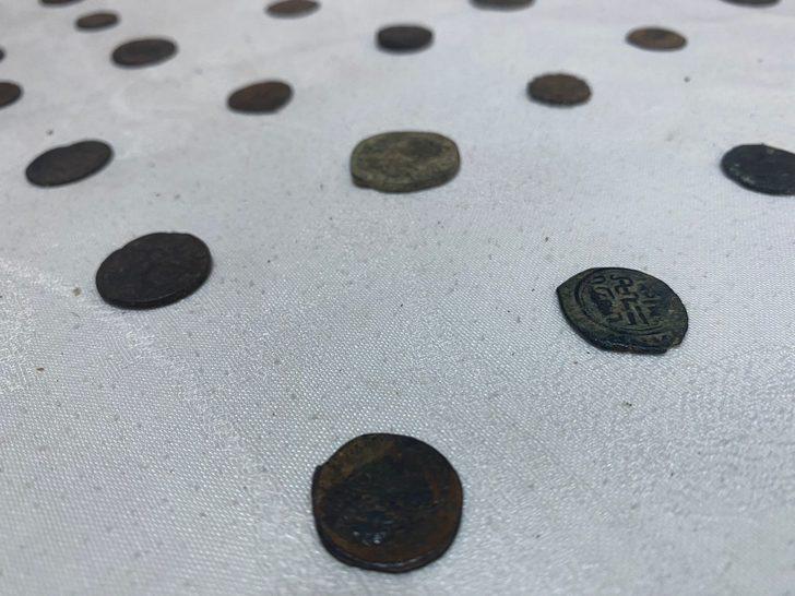 Hatay'da 130 sikke ile 15 obje ele geçirildi G3