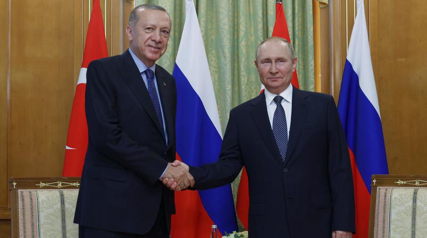 SON DAKİKA | Soçi'de Erdoğan - Putin zirvesi! Cumhurbaşkanı Erdoğan 'Dünyanın gözü burada' diyerek duyurdu