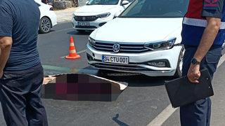 Mersin'de yolun karşısına geçmeye çalışan kadın kazada yaşamını yitirdi