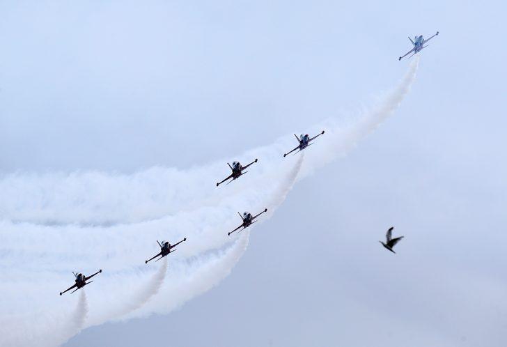 Türk Yıldızları, Trabzon semalarında gösteri uçuşu yaptı G1