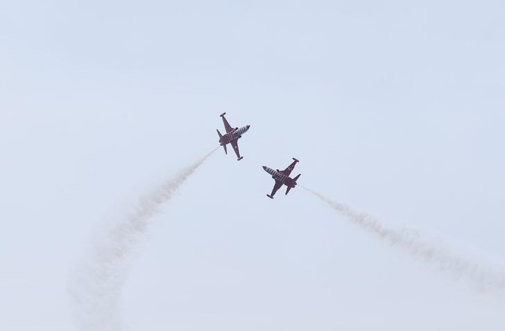 Türk Yıldızları, Trabzon semalarında gösteri uçuşu yaptı G3