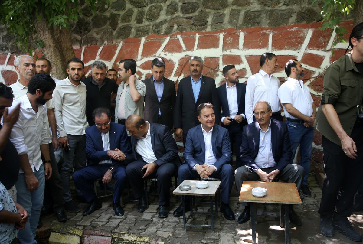 DEVA Partisi Genel Başkanı Babacan, Muş'ta ziyaretlerde bulundu