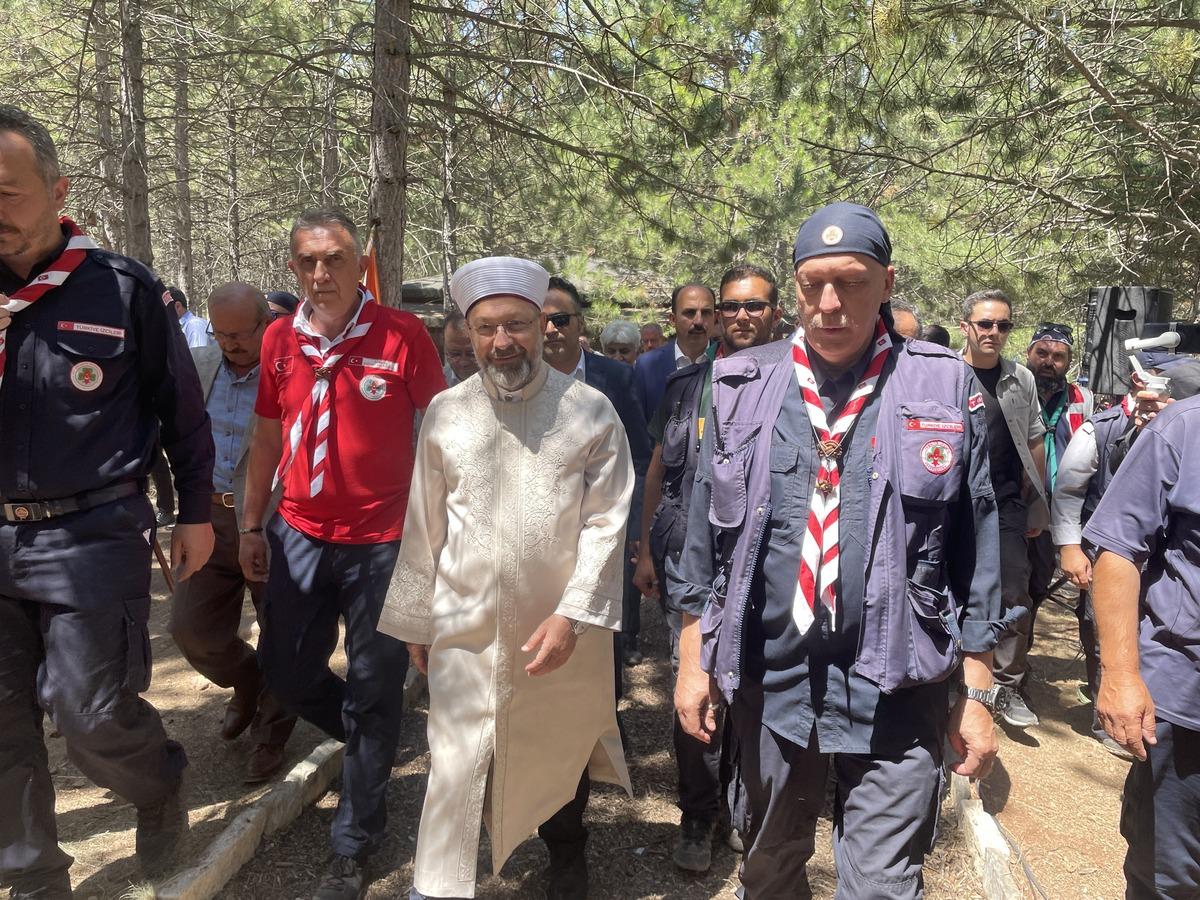 Diyanet İşleri Başkanı Erbaş, İslam İzcileri Dostluk Kampı'nda konuştu: