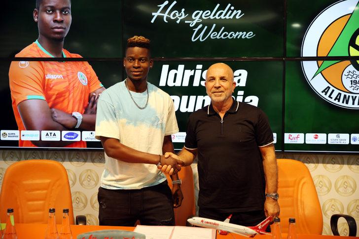 Alanyaspor, Doumbia'yı Sporting Lizbon'dan bir yıllığına kiraladı G4