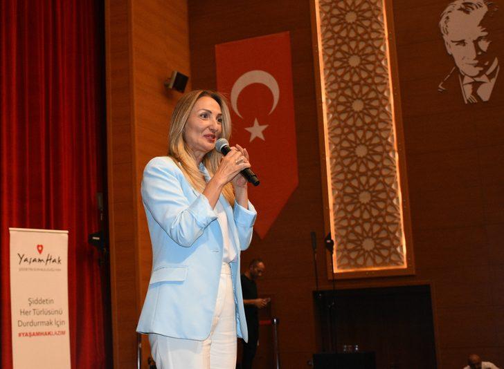 CHP'li Nazlıaka, Kırşehir'de kadınlarla bir araya geldi: G2