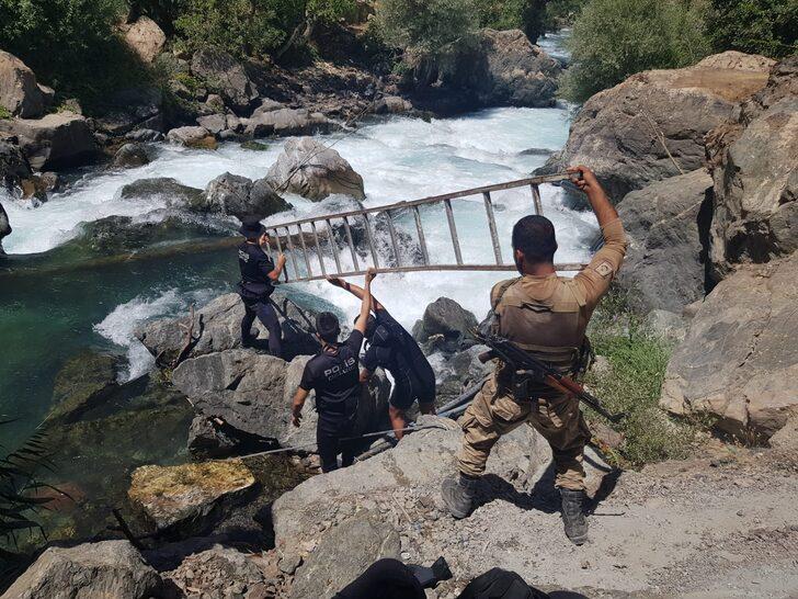 Müküs Çayı'nda akıntıya kapılan hemşireye ulaşılmaya çalışılıyor G3